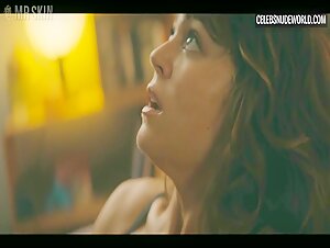 Mika Abdalla Sexy, underwear scene in Off Campus (2026) 5