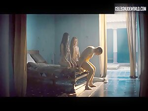 Jamaica Vaughan, Ivana Baquero butt, bush scene in Spartacus: House of Ashur (2025) 11