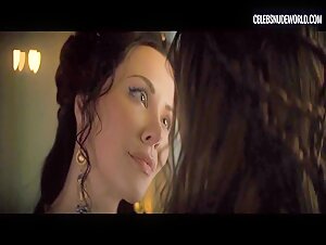 Ivana Baquero, Jaime Slater breasts, lesbian scene in Spartacus: House of Ashur (2025) 4
