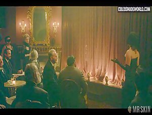 Florence Pugh Sexy, Stripper in East of Eden (2026) 11