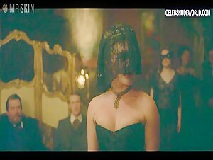 Florence Pugh Sexy, Stripper in East of Eden (2026) 4