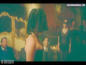 Florence Pugh Sexy, Stripper in East of Eden (2026) 5
